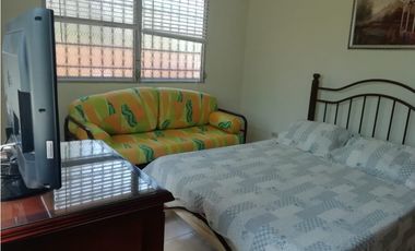 CORONADO / 1048 M2 / 3 HABITACIONES / PISCINA / NEGOCIABLE