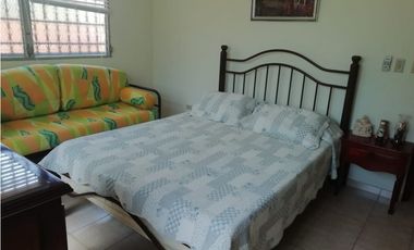 CORONADO / 1048 M2 / 3 HABITACIONES / PISCINA / NEGOCIABLE