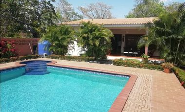 CORONADO / 1048 M2 / 3 HABITACIONES / PISCINA / NEGOCIABLE