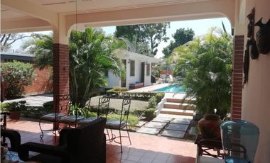 CORONADO / 1048 M2 / 3 HABITACIONES / PISCINA / NEGOCIABLE