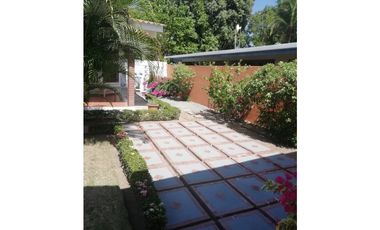 CORONADO / 1048 M2 / 3 HABITACIONES / PISCINA / NEGOCIABLE