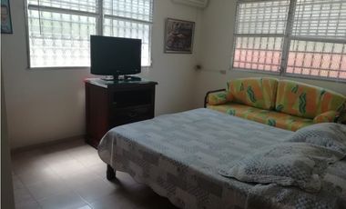 CORONADO / 1048 M2 / 3 HABITACIONES / PISCINA / NEGOCIABLE