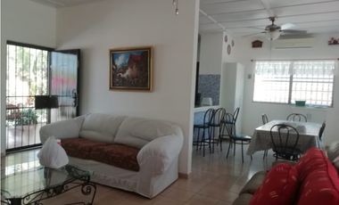 CORONADO / 1048 M2 / 3 HABITACIONES / PISCINA / NEGOCIABLE