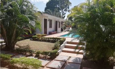 CORONADO / 1048 M2 / 3 HABITACIONES / PISCINA / NEGOCIABLE