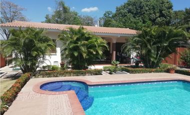 CORONADO / 1048 M2 / 3 HABITACIONES / PISCINA / NEGOCIABLE