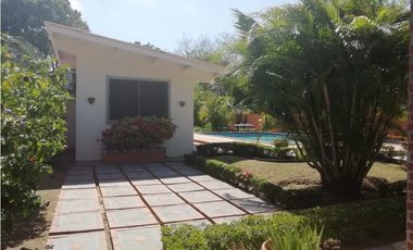 CORONADO / 1048 M2 / 3 HABITACIONES / PISCINA / NEGOCIABLE