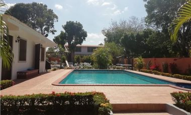 CORONADO / 1048 M2 / 3 HABITACIONES / PISCINA / NEGOCIABLE