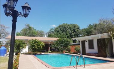 CORONADO / 1048 M2 / 3 HABITACIONES / PISCINA / NEGOCIABLE