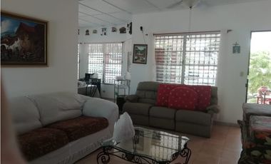 CORONADO / 1048 M2 / 3 HABITACIONES / PISCINA / NEGOCIABLE