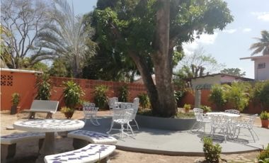 CORONADO / 1048 M2 / 3 HABITACIONES / PISCINA / NEGOCIABLE