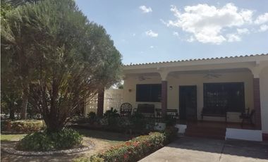 CORONADO / 1048 M2 / 3 HABITACIONES / PISCINA / NEGOCIABLE