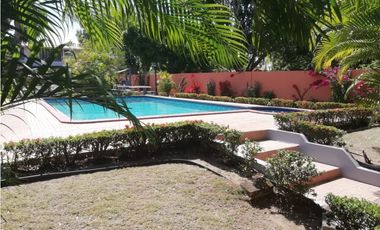 CORONADO / 1048 M2 / 3 HABITACIONES / PISCINA / NEGOCIABLE