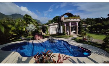 Venta de amplia y moderna casa en El Valle de Antón GTA