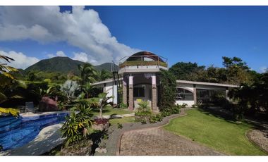 Venta de amplia y moderna casa en El Valle de Antón GTA