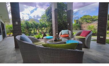 Venta de amplia y moderna casa en El Valle de Antón GTA