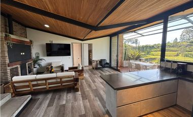 Espectacular, casa finca  campestre en el Peñol Antioquia 2.500 m2