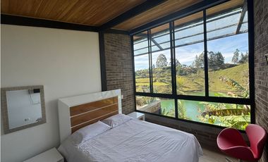 Espectacular, casa finca  campestre en el Peñol Antioquia 2.500 m2