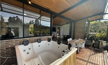 Espectacular, casa finca  campestre en el Peñol Antioquia 2.500 m2