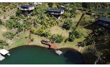 Espectacular, casa finca  campestre en el Peñol Antioquia 2.500 m2