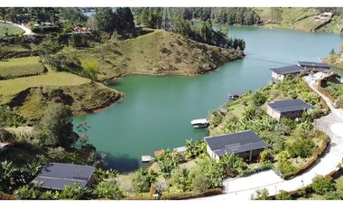 Espectacular, casa finca  campestre en el Peñol Antioquia 2.500 m2
