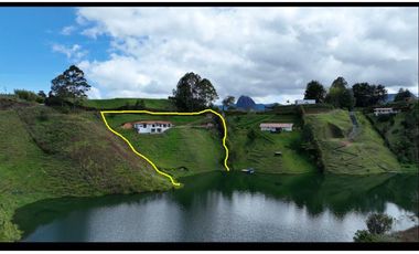 Hermosa casa finca campestre en el Peñol Antioquia, 3.300 m2
