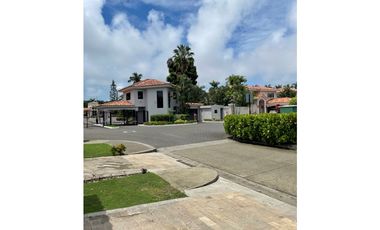 Se vende hermosa Casa en Costa del Este