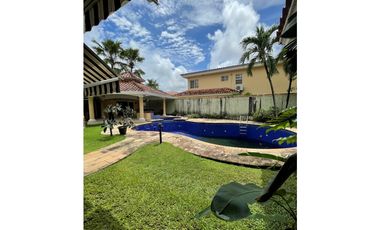 Se vende hermosa Casa en Costa del Este