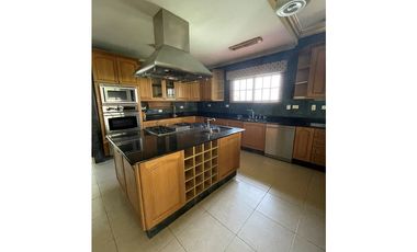 Se vende hermosa Casa en Costa del Este