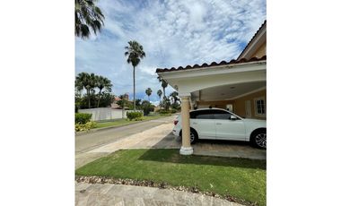 Se vende hermosa Casa en Costa del Este