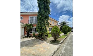 Se vende hermosa Casa en Costa del Este