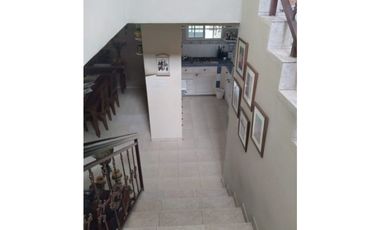 LAS CUMBRES / SAN LORENZO / 250M / DUPLEX 6 HABITACIONES / CERCADA JC