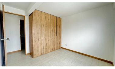 VENTA HERMOSO APARTAMENTO NUEVO, ENTRADA A CERRITOS PEREIRA