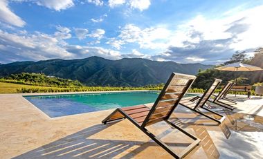 Venta Casa Finca Sopetrán, privada, lujosa, piscina, vista de ensueño.