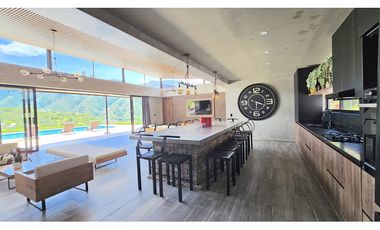 Venta Casa Finca Sopetrán, privada, lujosa, piscina, vista de ensueño.