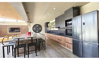 Venta Casa Finca Sopetrán, privada, lujosa, piscina, vista de ensueño.