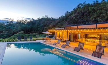 Venta Casa Finca Sopetrán, privada, lujosa, piscina, vista de ensueño.