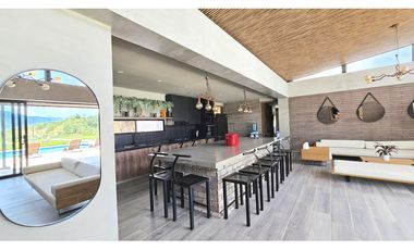 Venta Casa Finca Sopetrán, privada, lujosa, piscina, vista de ensueño.
