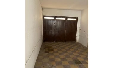 Casa Lote en manila con licencia para construir 6 pisos