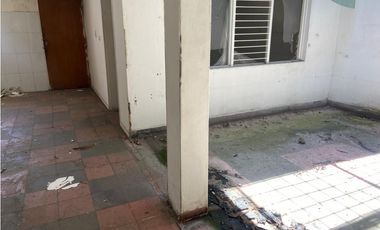 Casa Lote en manila con licencia para construir 6 pisos