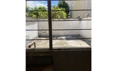 Casa Lote en manila con licencia para construir 6 pisos