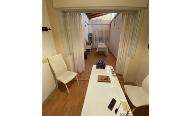 CASA EN VENTA - 3 HABITACIONES