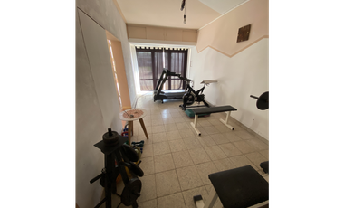 CASA EN VENTA - 3 HABITACIONES