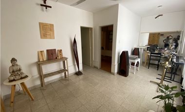 CASA EN VENTA - 3 HABITACIONES