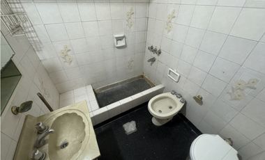 VENTA PH 2 AMB CON PATIO. AV CASTAÑARES 4700. VILLA LUGANO. CABA.