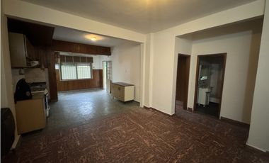 VENTA PH 2 AMB CON PATIO. AV CASTAÑARES 4700. VILLA LUGANO. CABA.