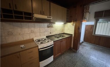 VENTA PH 2 AMB CON PATIO. AV CASTAÑARES 4700. VILLA LUGANO. CABA.
