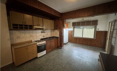 VENTA PH 2 AMB CON PATIO. AV CASTAÑARES 4700. VILLA LUGANO. CABA.