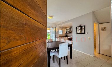 DE LAS HESPÉRIDES 1693 - TRIPLEX A LA VENTA EN PINAMAR