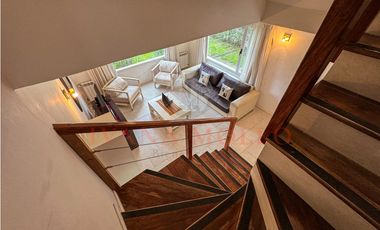 DE LAS HESPÉRIDES 1693 - TRIPLEX A LA VENTA EN PINAMAR