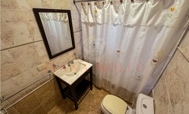 DE LAS HESPÉRIDES 1693 - TRIPLEX A LA VENTA EN PINAMAR